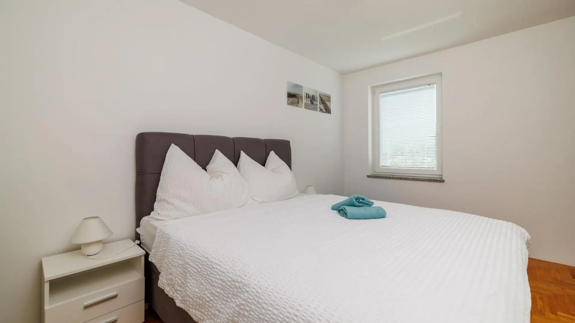 Lucia Apartment Crikvenica 0*,  Croatia