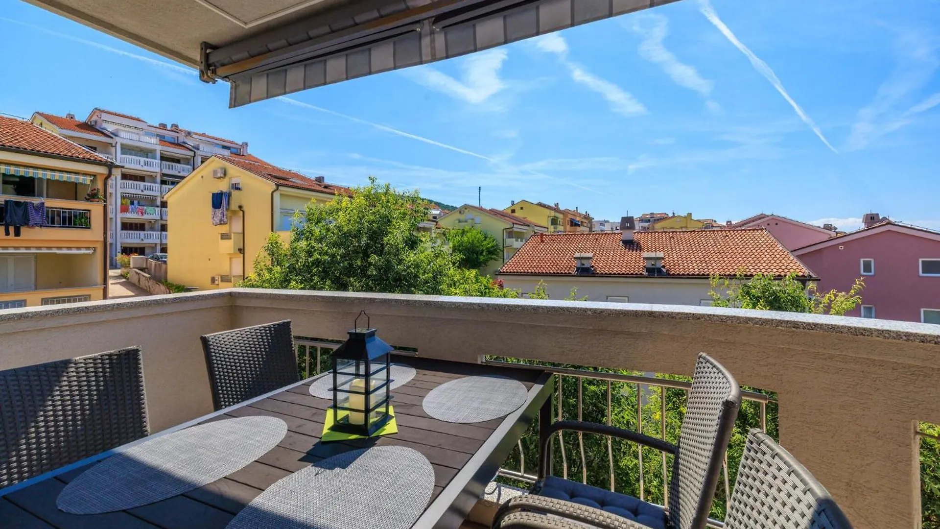 Lucia Apartment Crikvenica 0*,