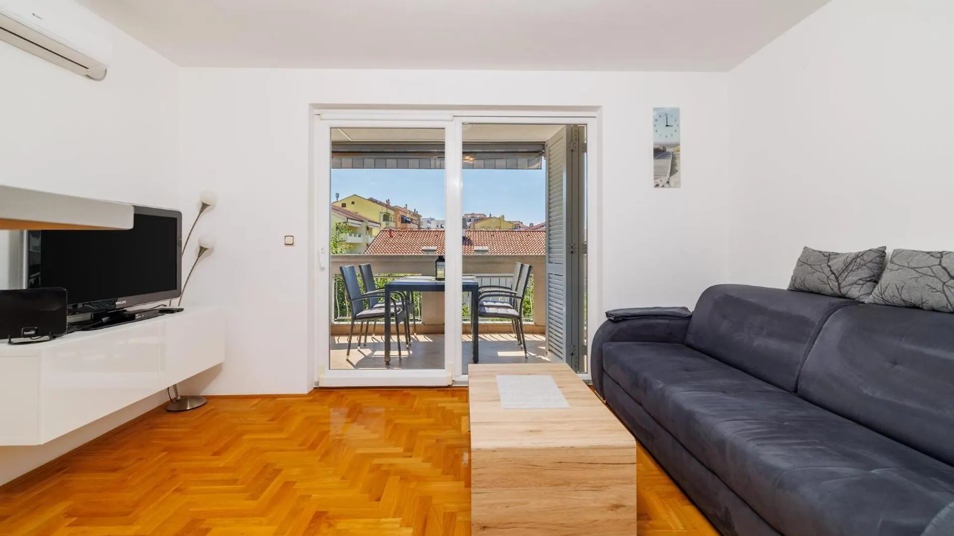 Lucia Apartment Crikvenica 0*,  Croatia